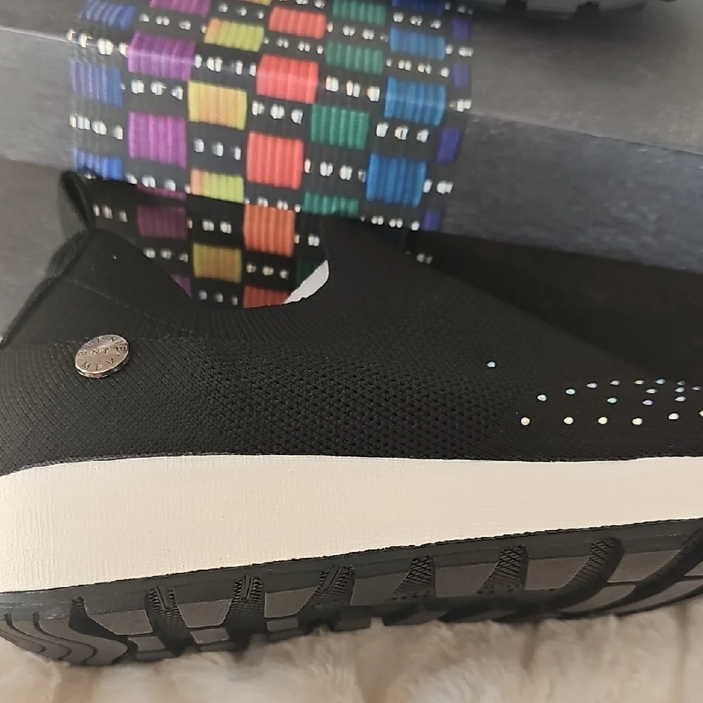 bernie mev. Black and White Women's Sneakers